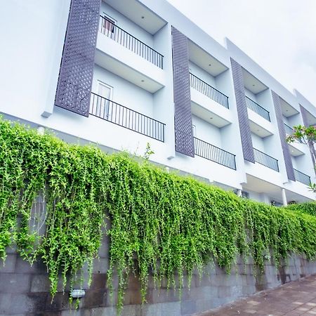 Nivasa Hotel Ungasan  Exterior photo
