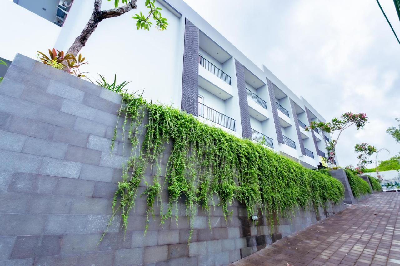 Nivasa Hotel Ungasan  Exterior photo
